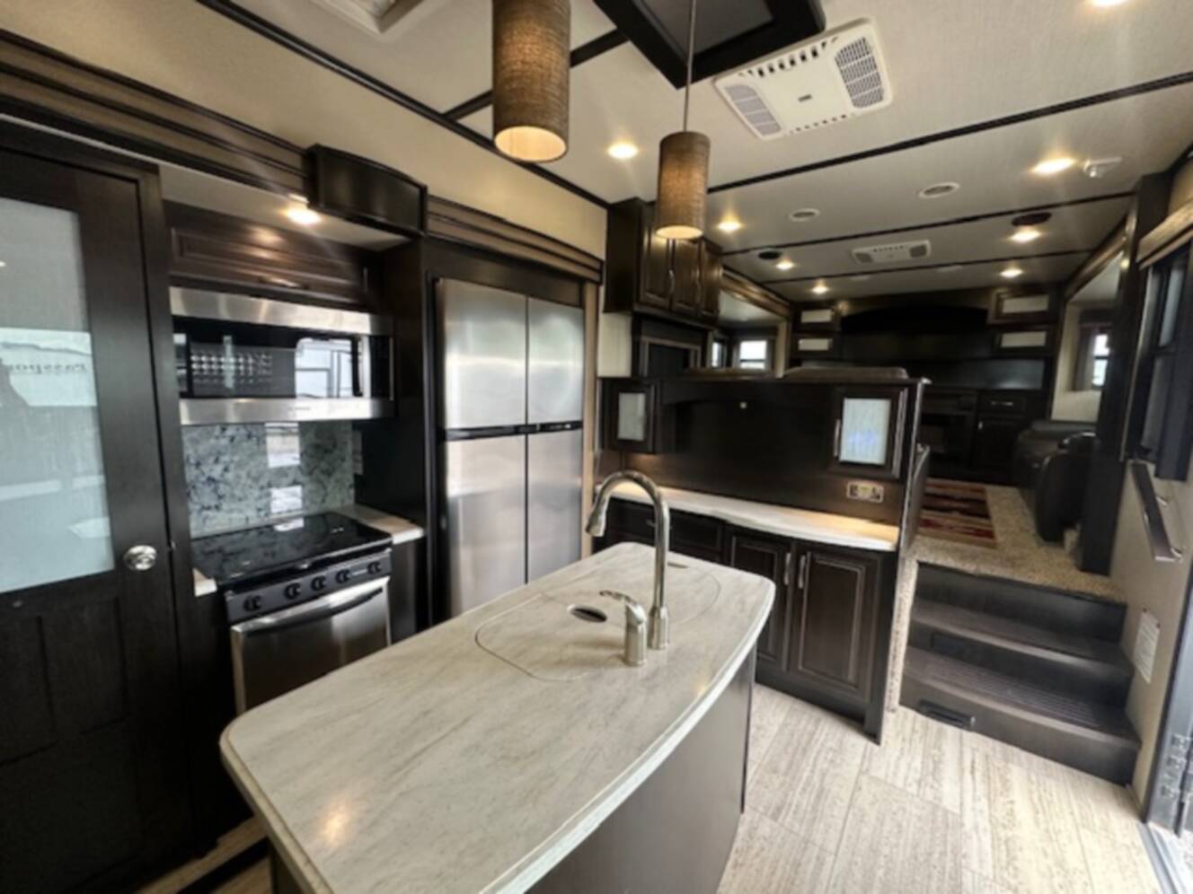 A photo of this 2017 Grand Design Momentum 376
