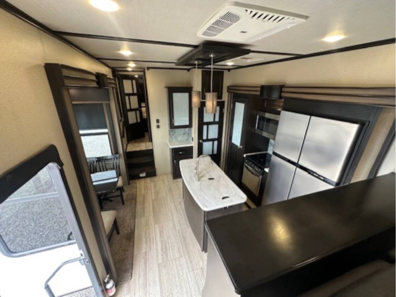 A photo of this 2017 Grand Design Momentum 376