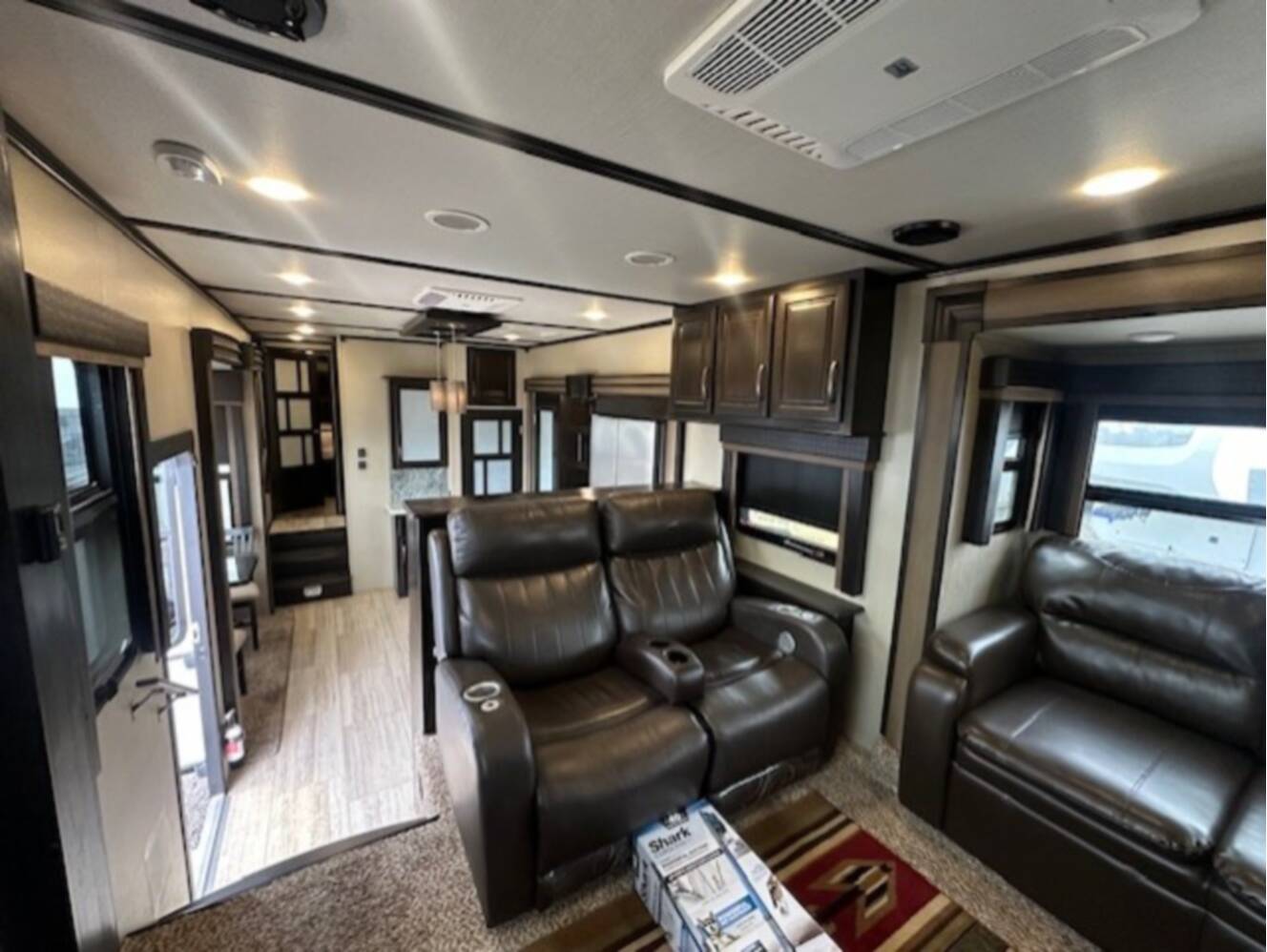 A photo of this 2017 Grand Design Momentum 376