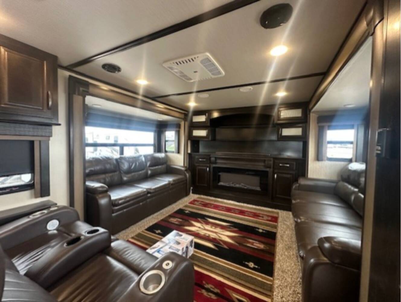 A photo of this 2017 Grand Design Momentum 376