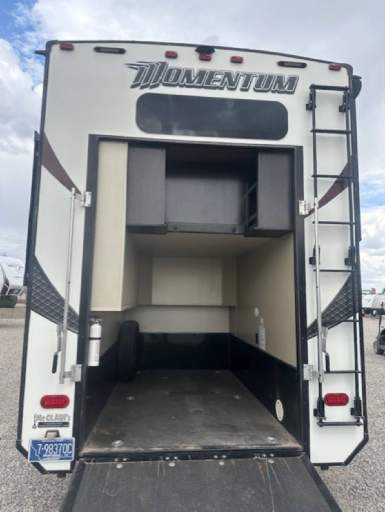 A photo of this 2017 Grand Design Momentum 376