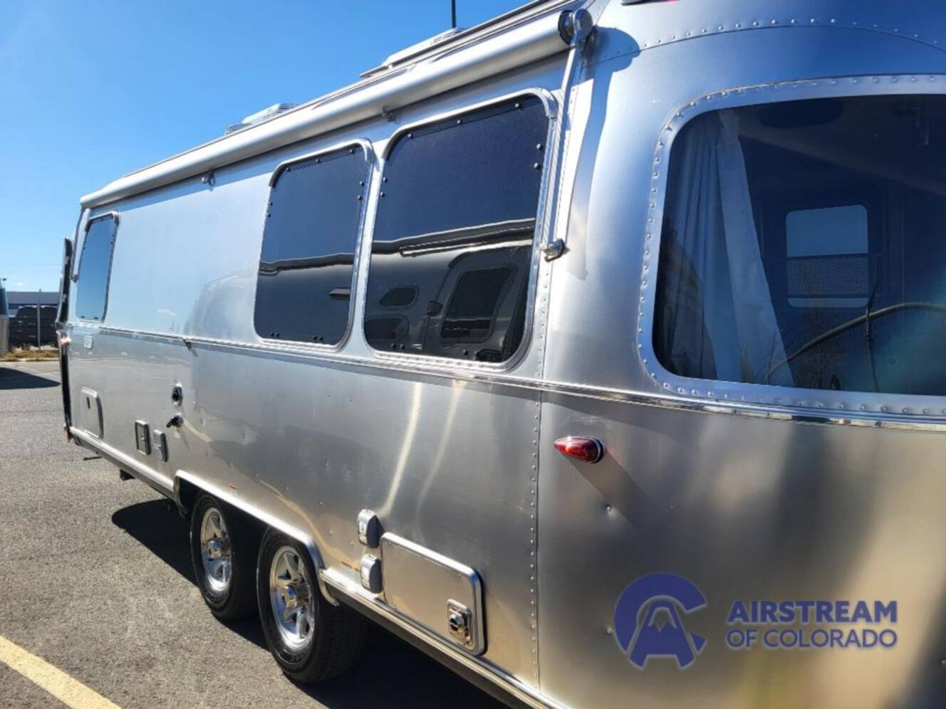 A photo of this 2026 Airstream Flying Cloud 25FB Twin Hatch