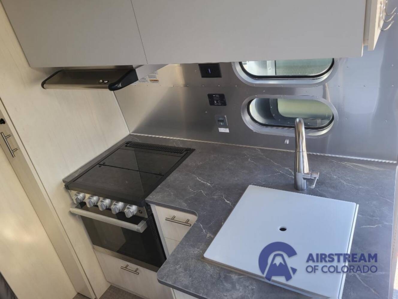 A photo of this 2026 Airstream Flying Cloud 25FB Twin Hatch