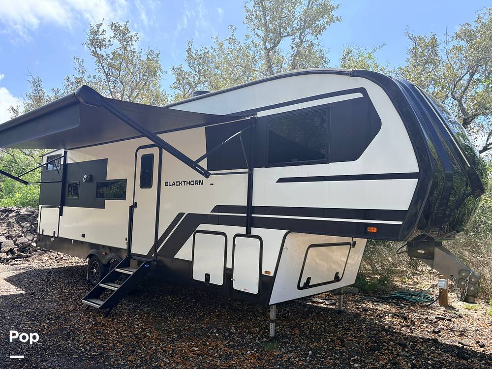 2024 East To West Rv Blackthorn 27BH-OK in rockport TX