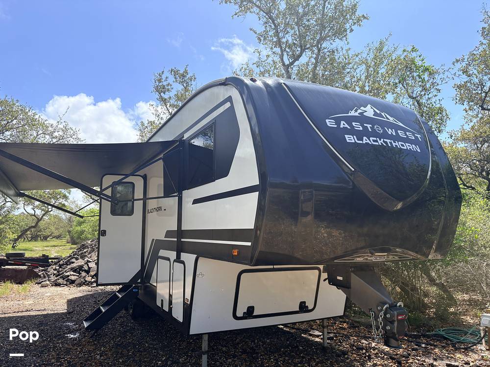 2024 East To West Rv Blackthorn 27BH-OK in rockport TX
