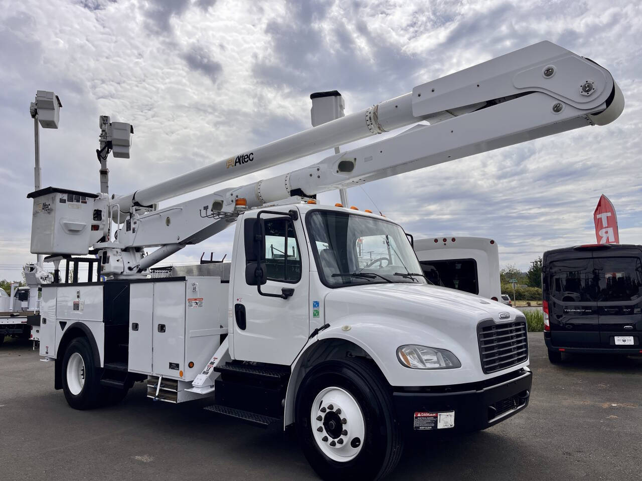 2013 FREIGHTLINER BUSINESS CLASS M2 106 in Tualatin, OR