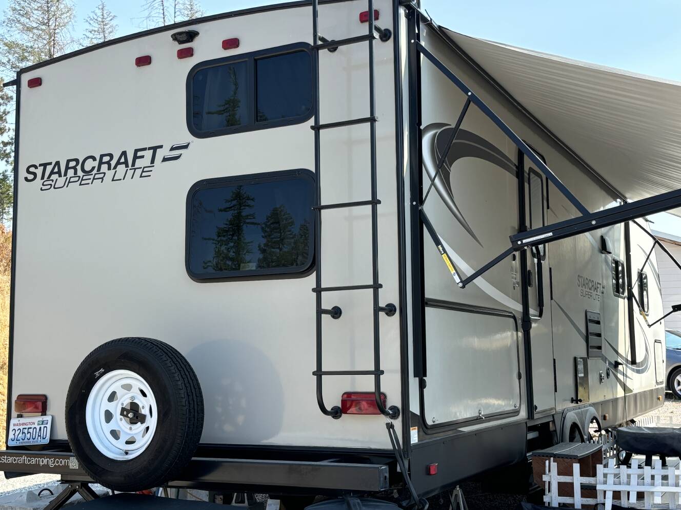 A photo of this 2019 Starcraft SUPER LITE 281BH