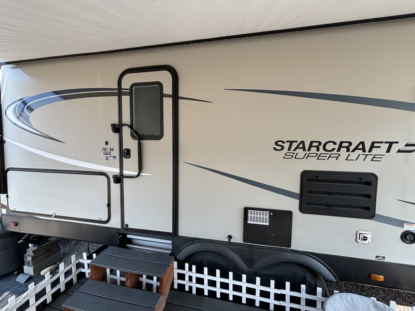A photo of this 2019 Starcraft SUPER LITE 281BH