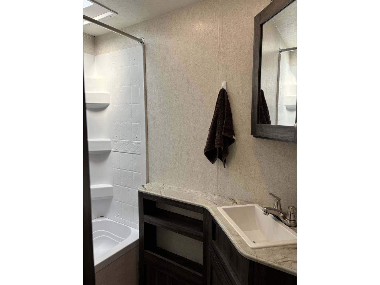 A photo of this 2019 Starcraft SUPER LITE 281BH