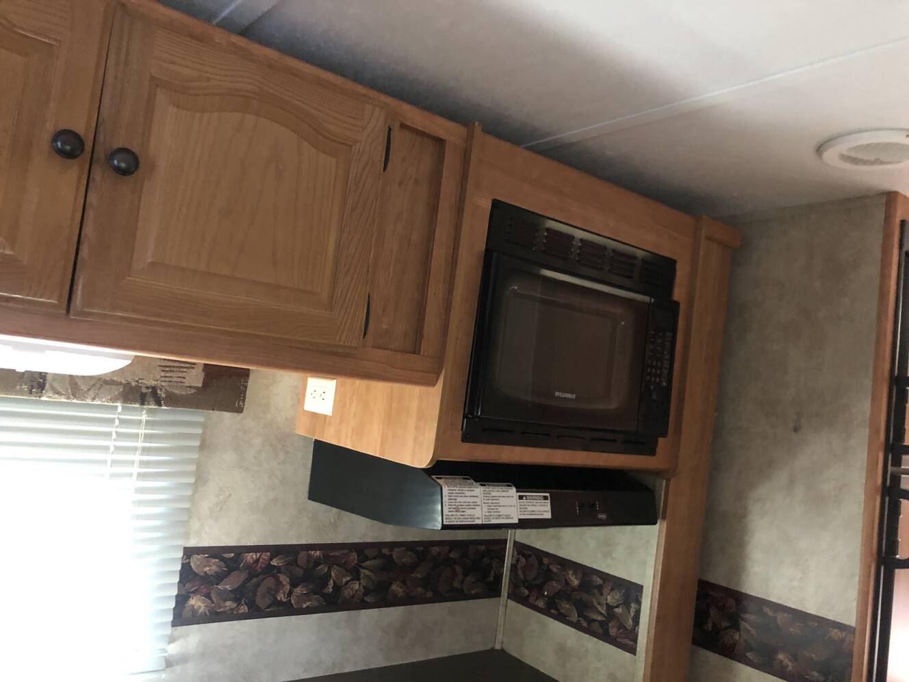 A photo of this 2009 Keystone PASSPORT ULTRA LITE 285RL