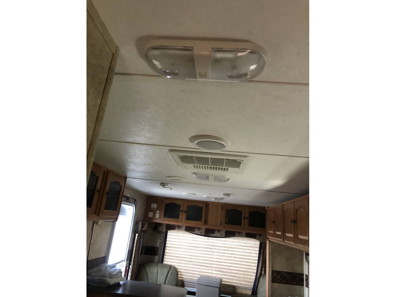 A photo of this 2009 Keystone PASSPORT ULTRA LITE 285RL