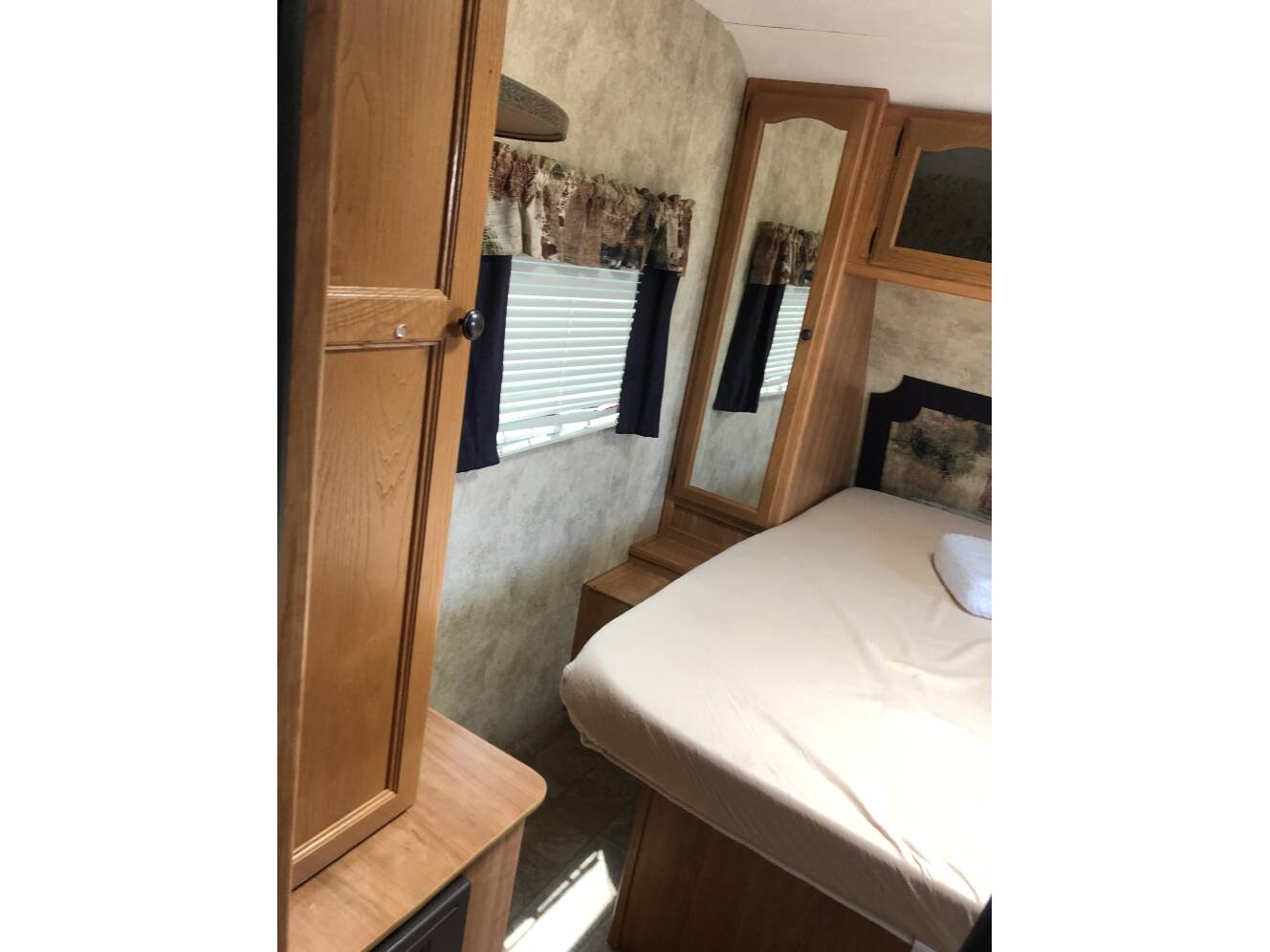 A photo of this 2009 Keystone PASSPORT ULTRA LITE 285RL