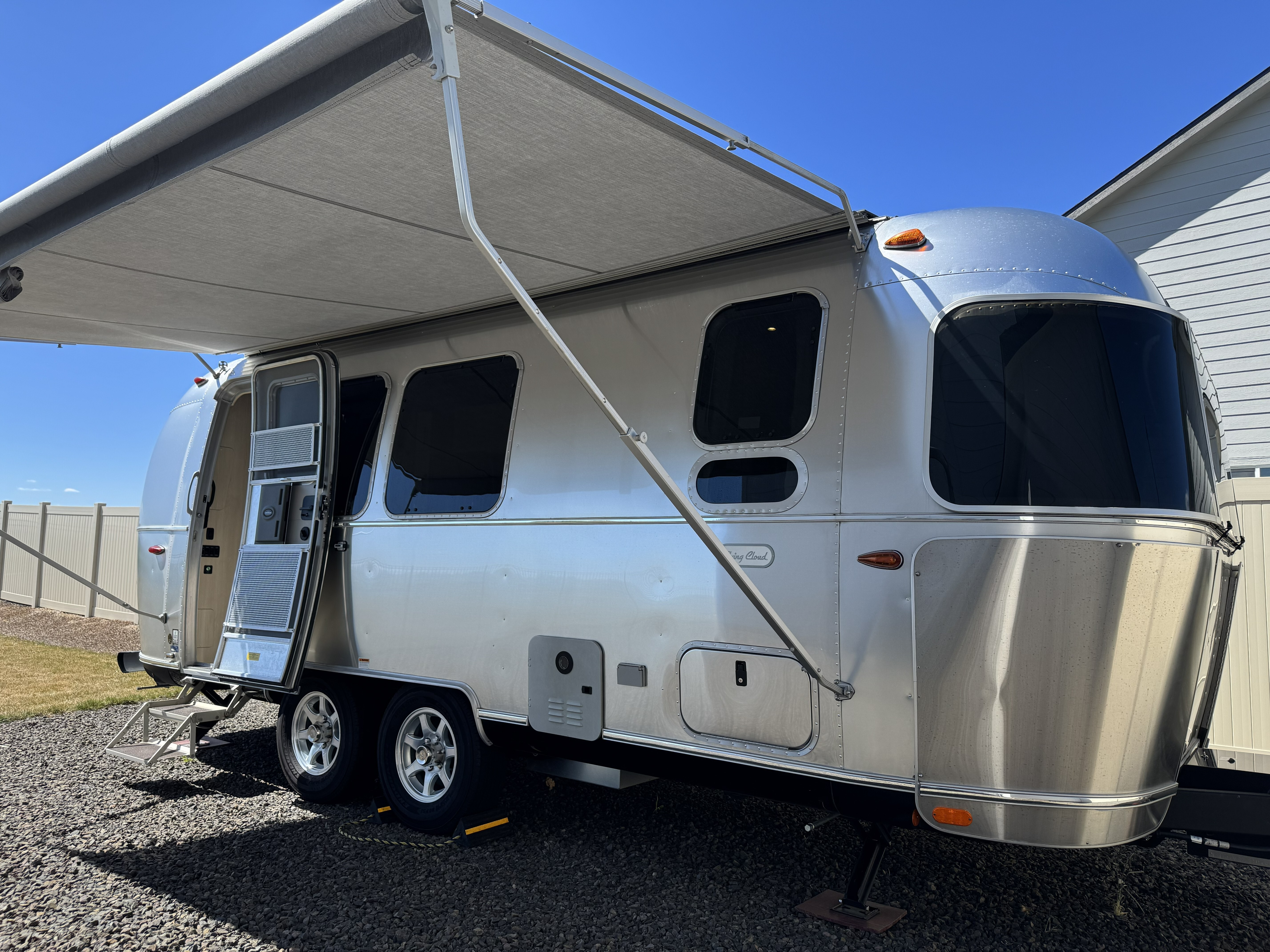 2023 Airstream FLYING CLOUD 23FB QUEEN RV