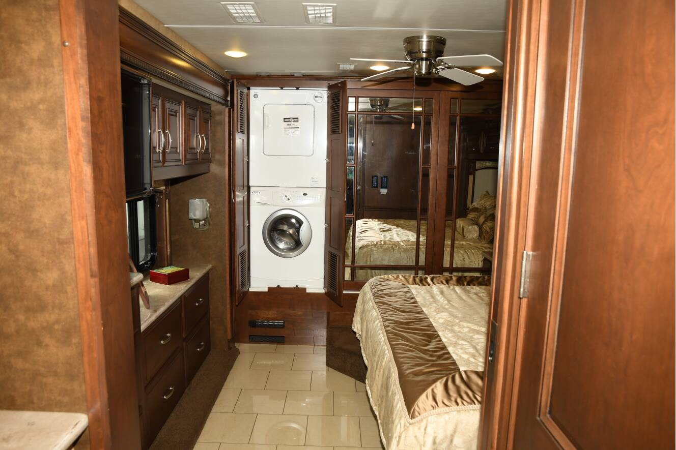 A photo of this 2015 Entegra Coach ANTHEM 42DEQ