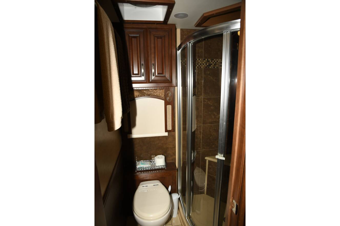 A photo of this 2015 Entegra Coach ANTHEM 42DEQ