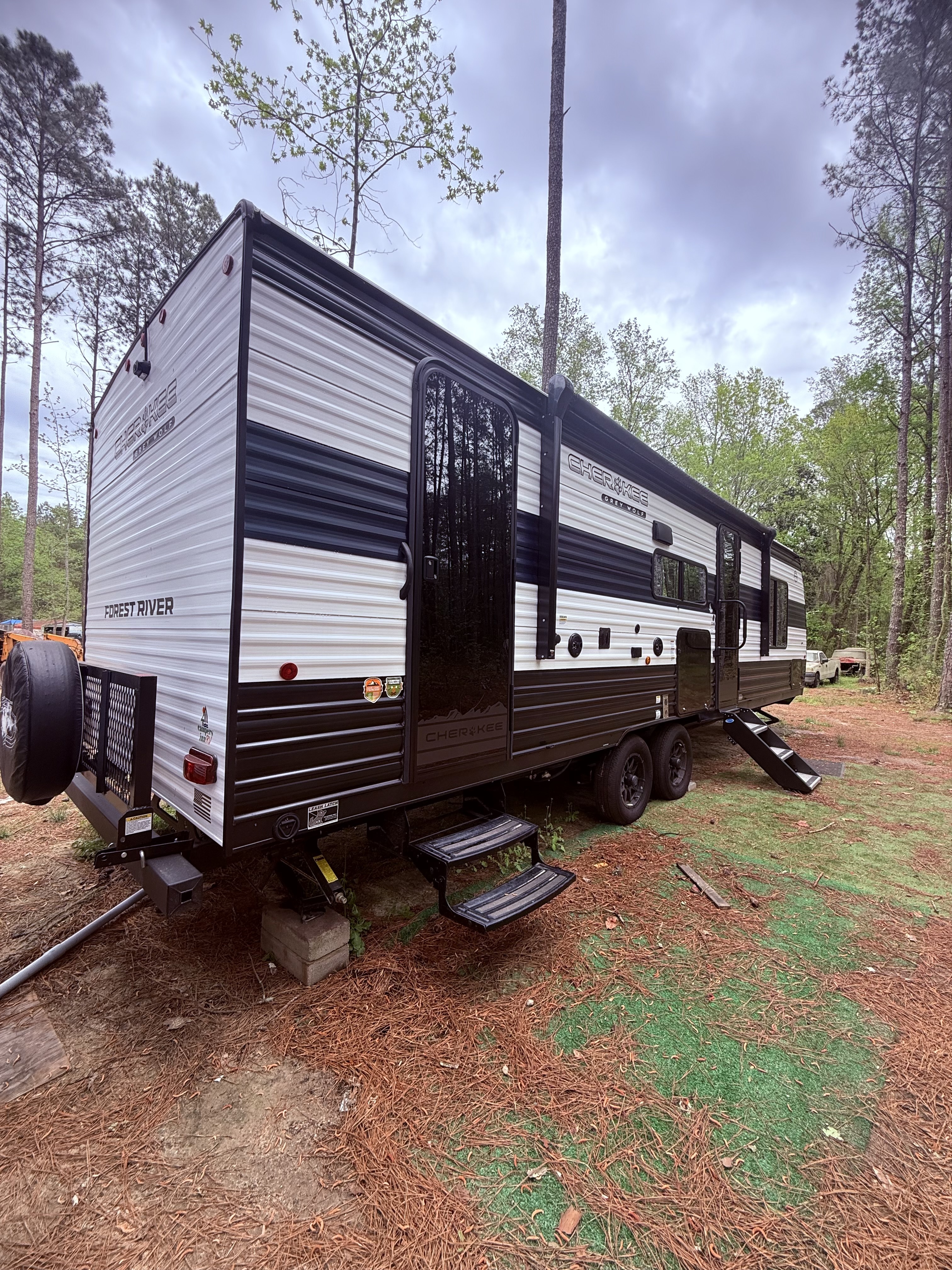 2025 Forest River CHEROKEE GREY WOLF 26KF RV