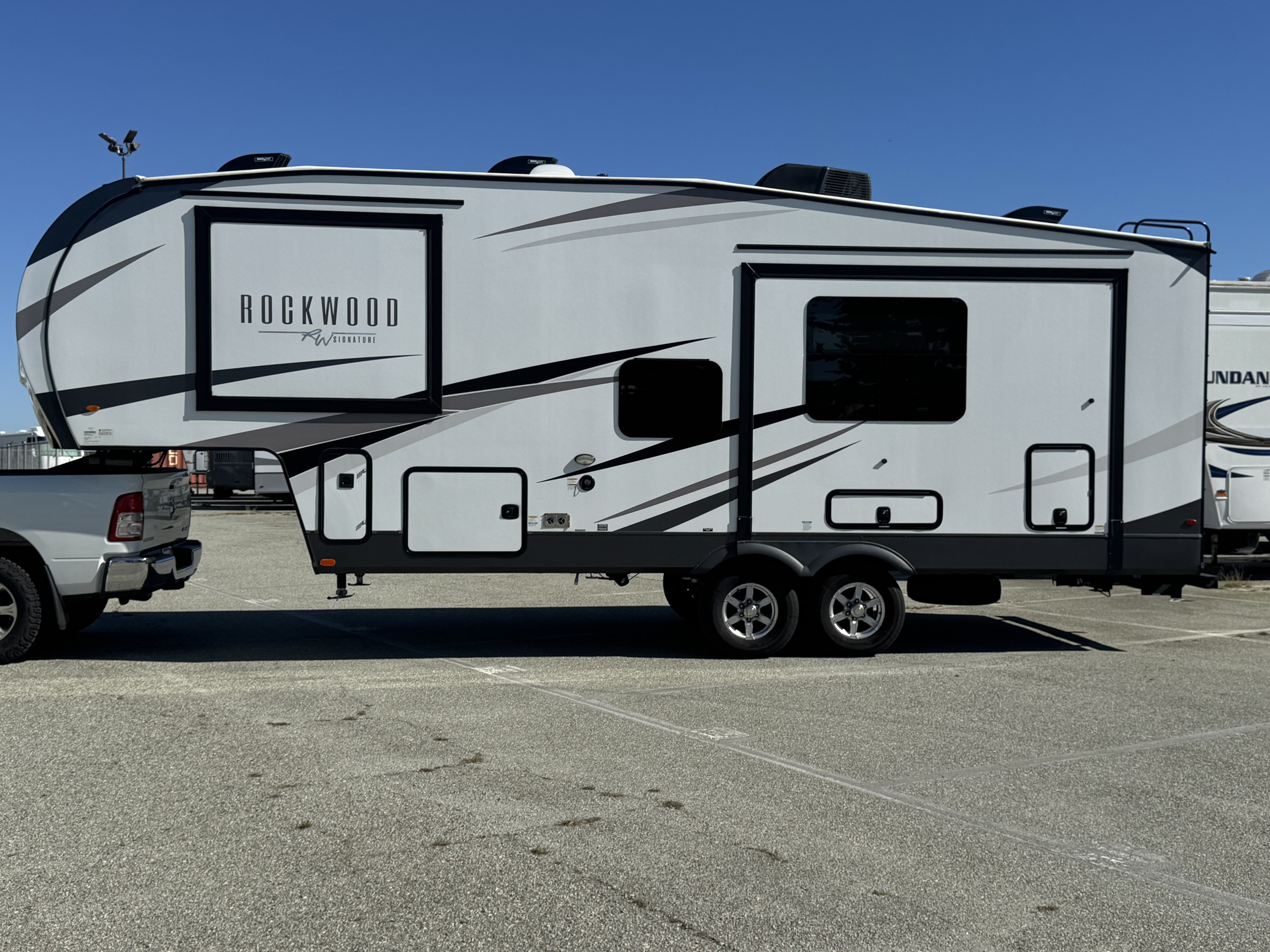 2024 Forest River ROCKWOOD SIGNATURE FW 301RK RV