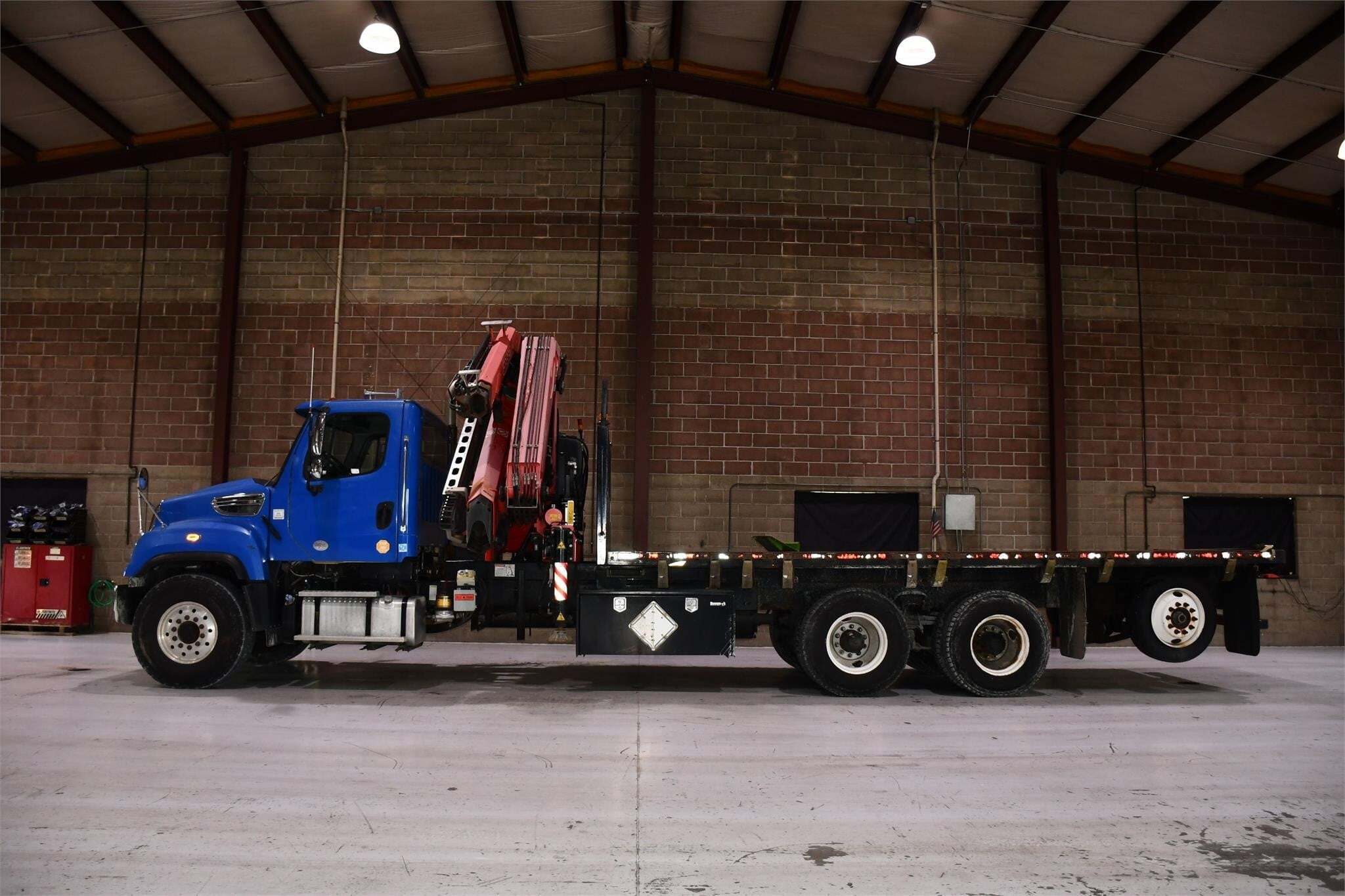2014 FREIGHTLINER 114 SD in Clinton, IL