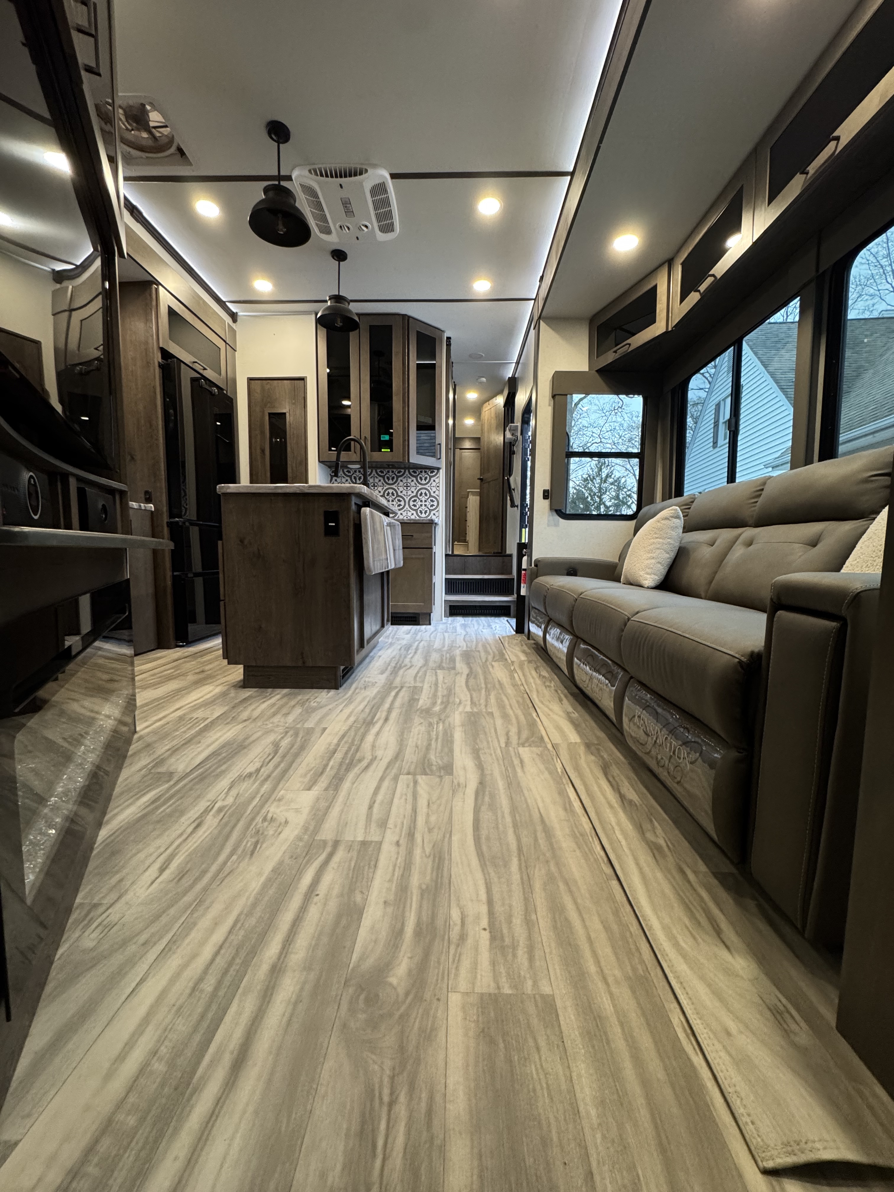 2022 Alliance Rv VALOR 36V11 in salisbury MD