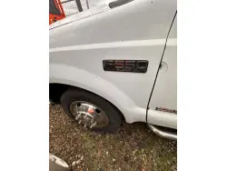 2004 FORD F-550 SD