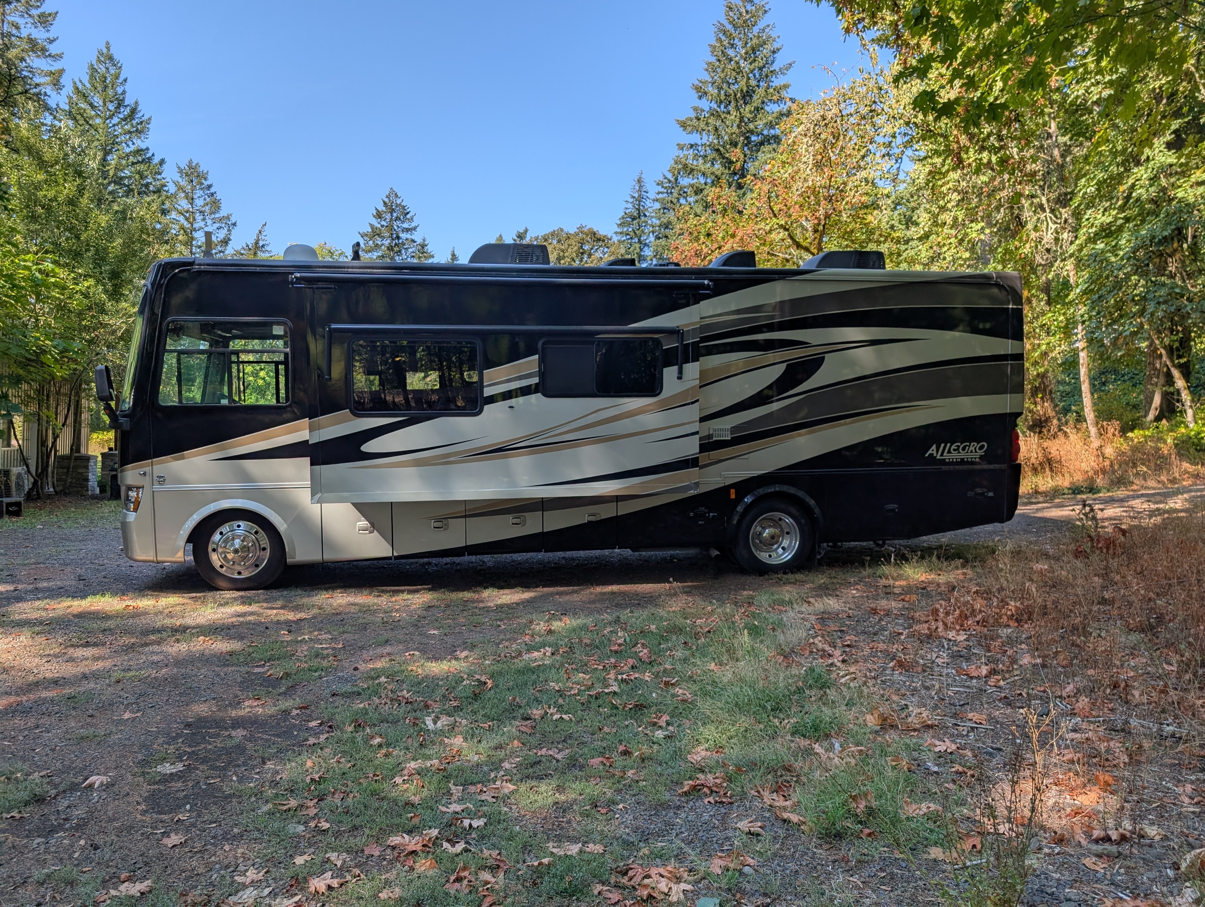 2011 Tiffin Motorhomes ALLEGRO OPEN ROAD 32BA RV