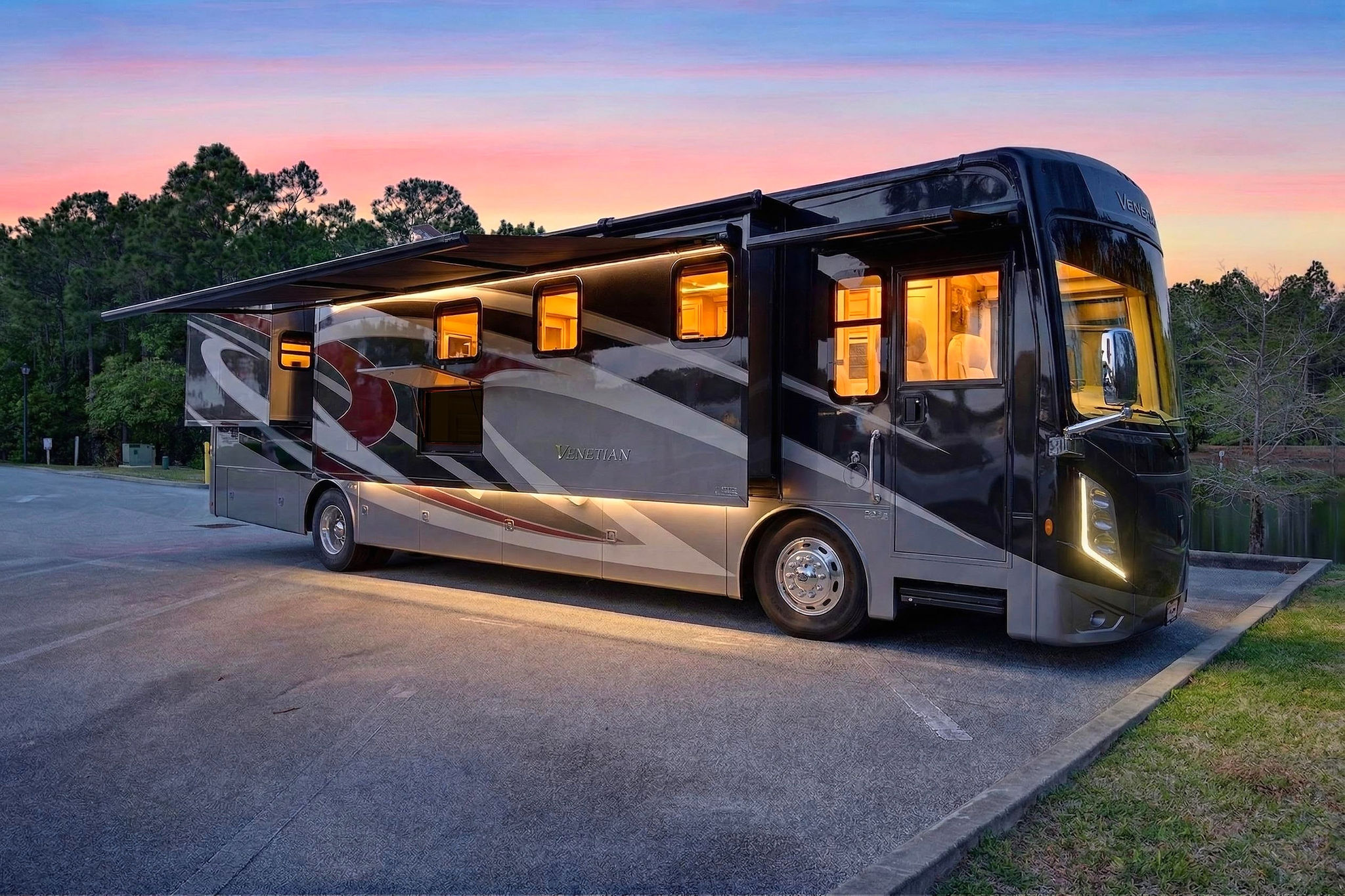 2021 Thor Motor Coach VENETIAN L40 RV