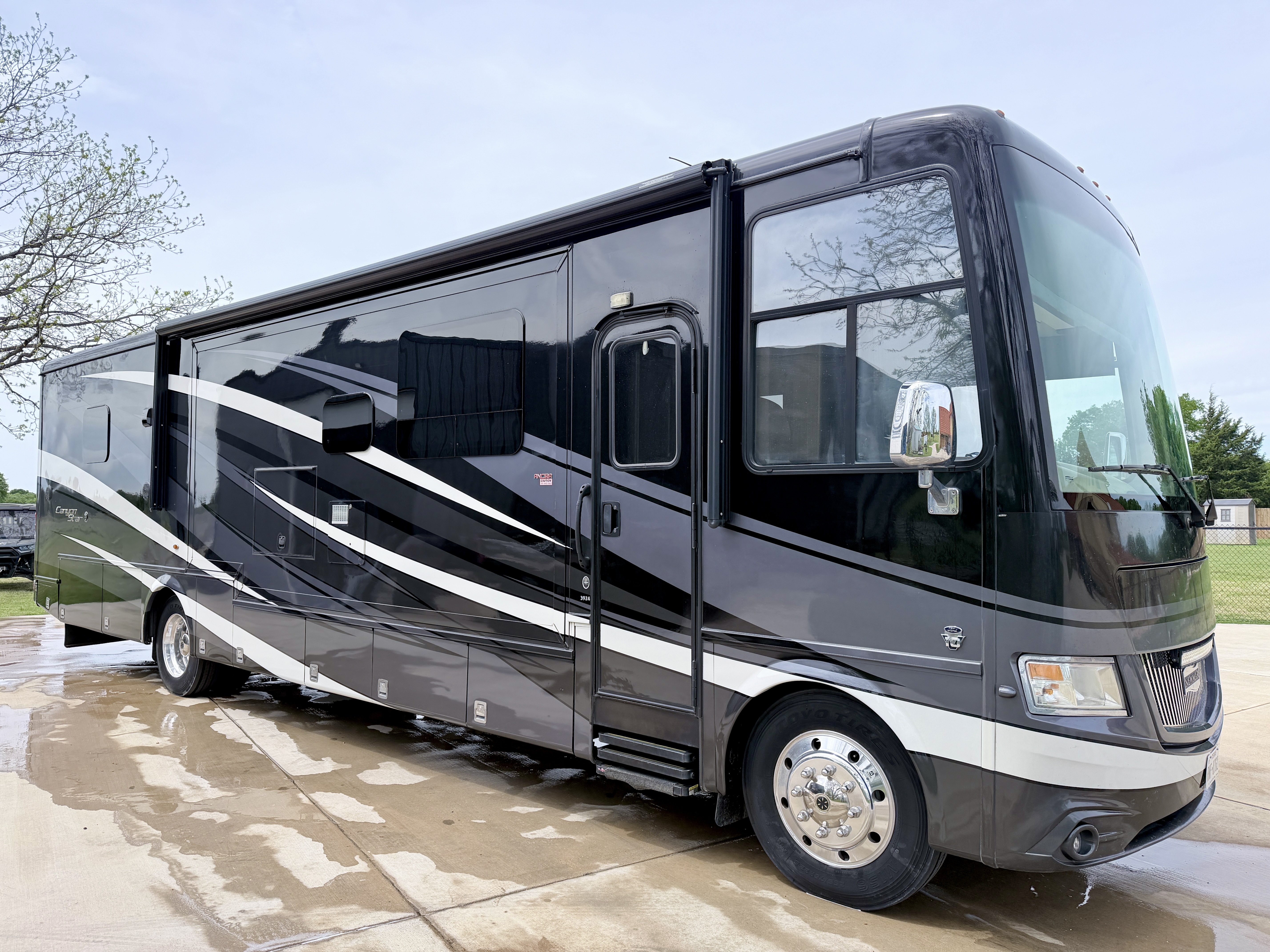 2018 Newmar CANYON STAR 3924 RV