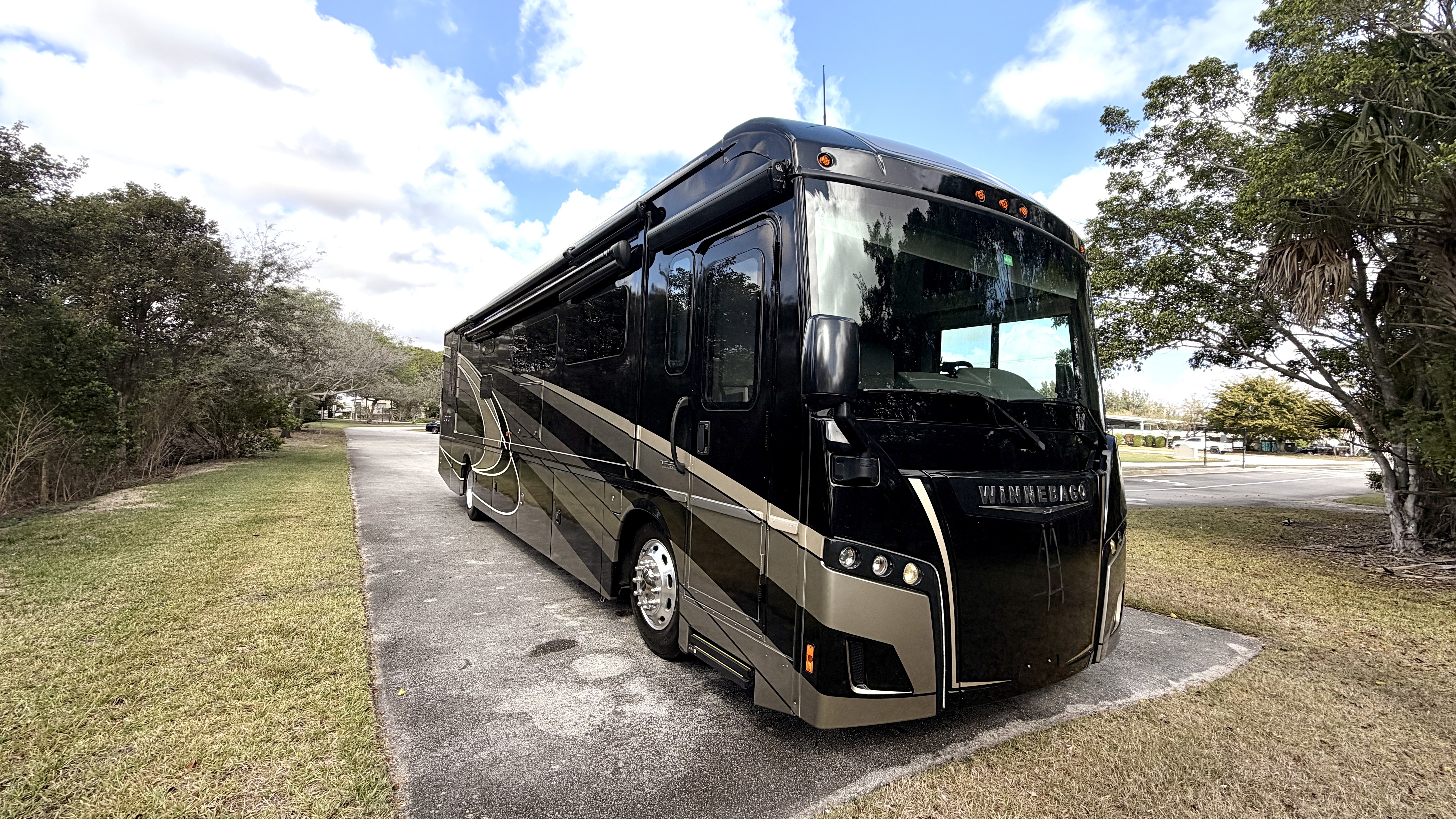 2022 Winnebago FORZA 38W RV