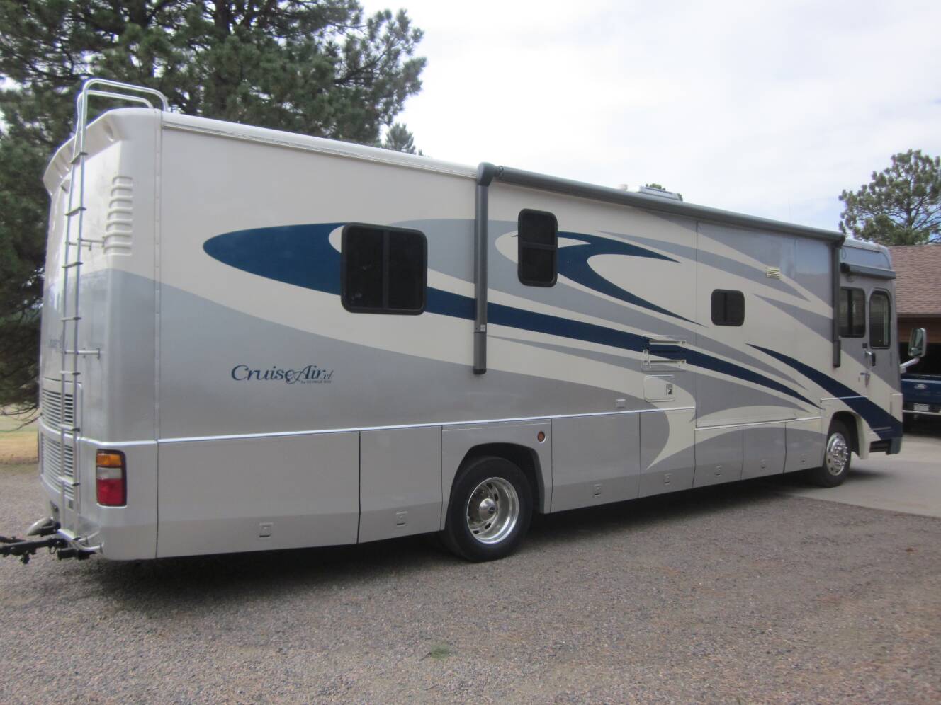 A photo of this 2005 Georgie Boy CRUISE AIR XL 3820