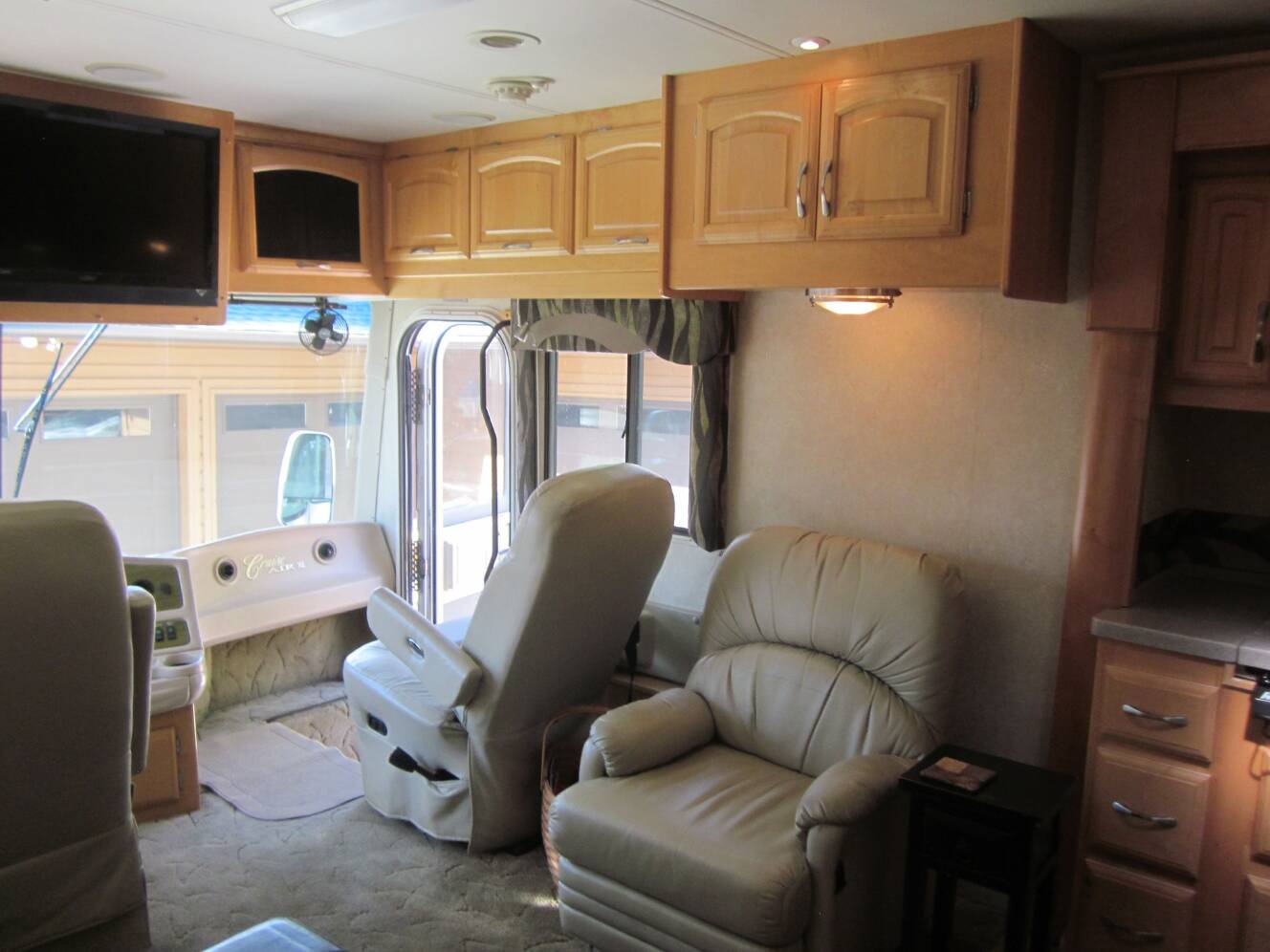 A photo of this 2005 Georgie Boy CRUISE AIR XL 3820