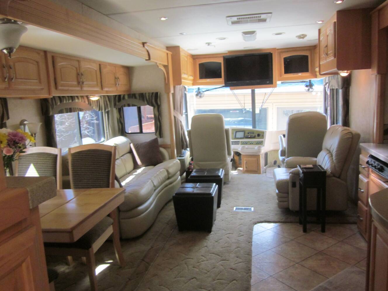 A photo of this 2005 Georgie Boy CRUISE AIR XL 3820