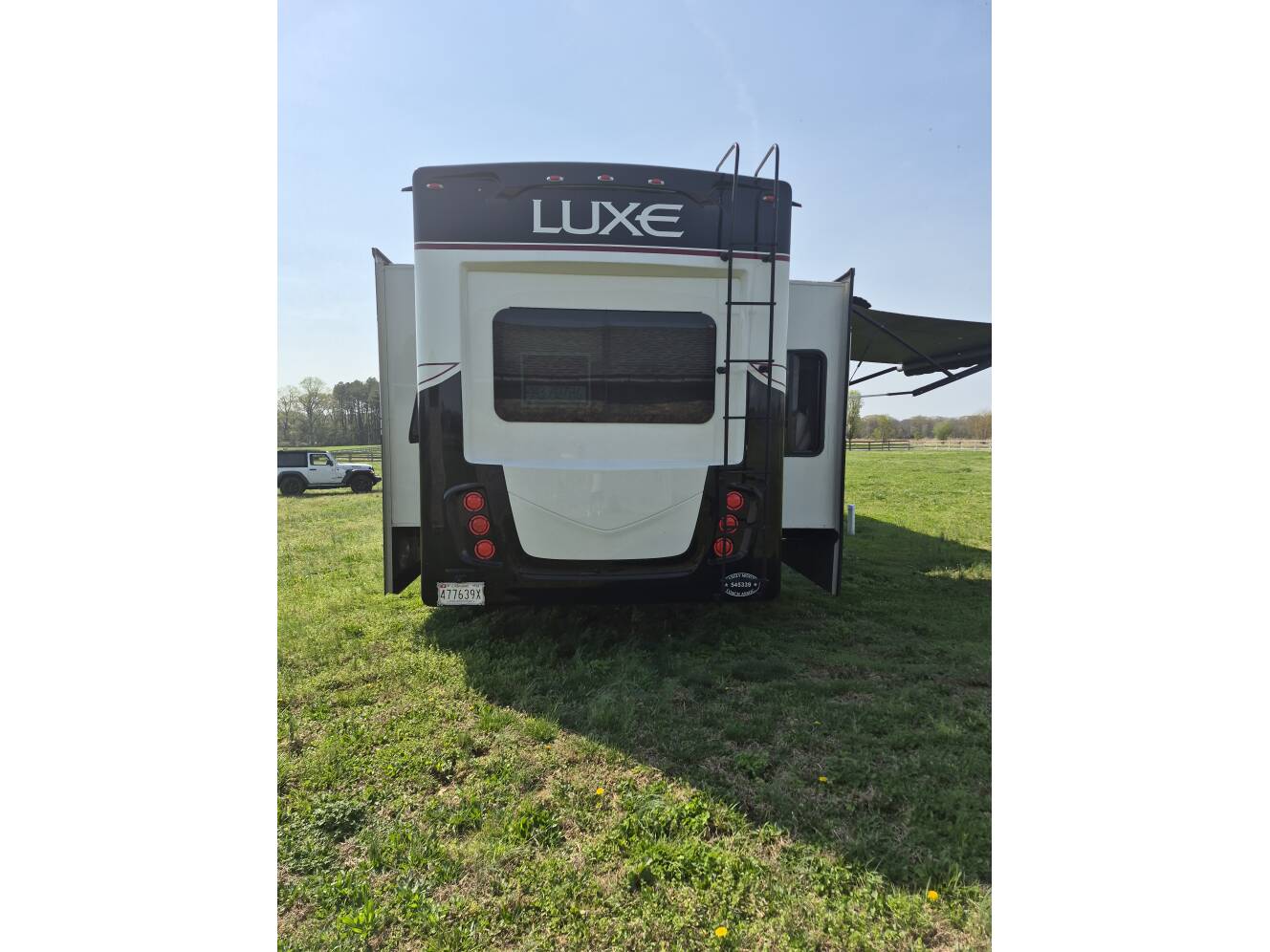 A photo of this 2020 Luxe ELITE 39FB