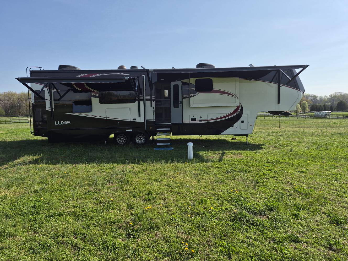 A photo of this 2020 Luxe ELITE 39FB
