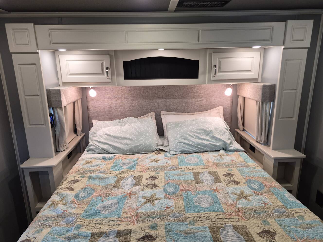 A photo of this 2020 Luxe ELITE 39FB