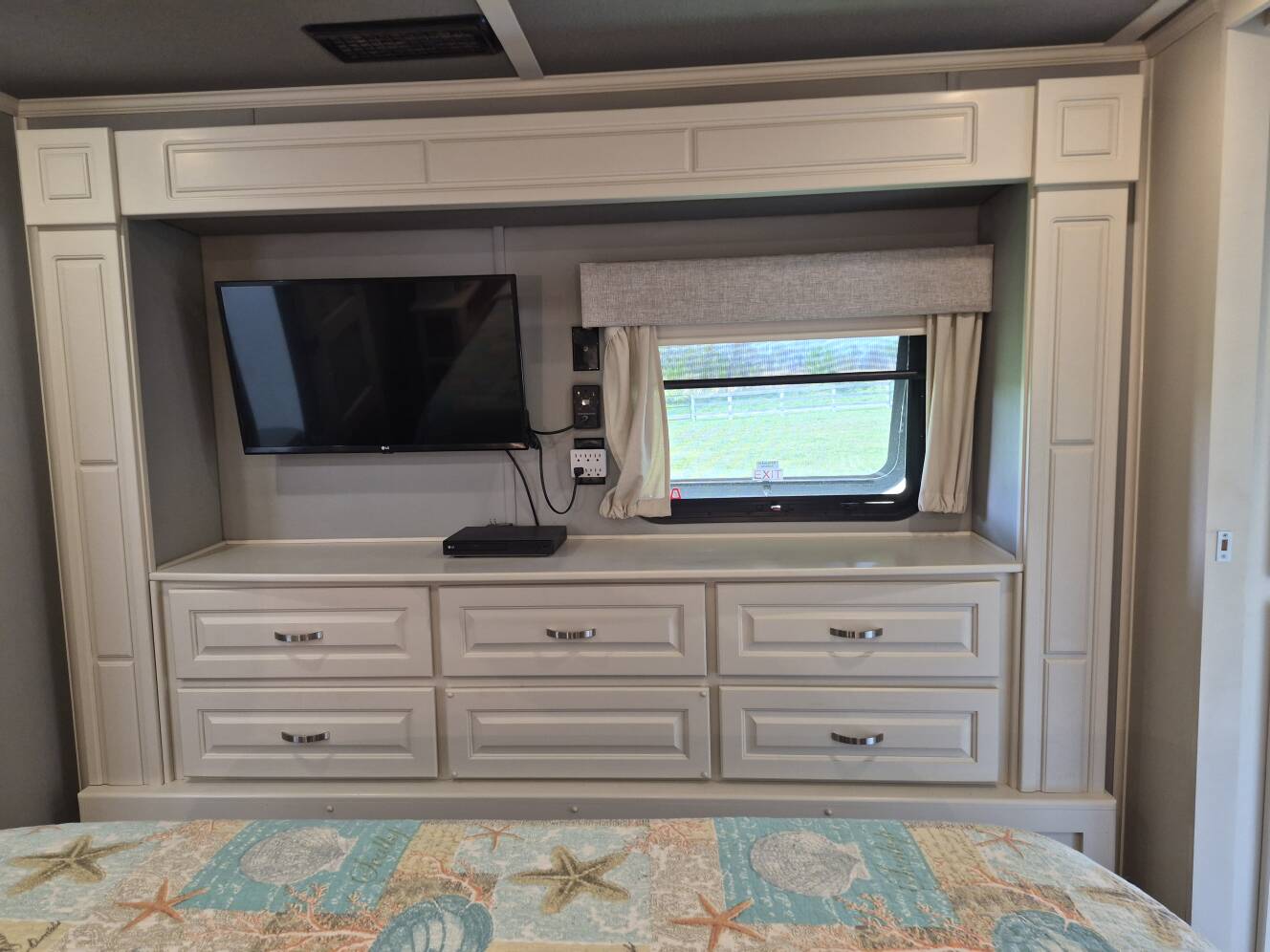A photo of this 2020 Luxe ELITE 39FB