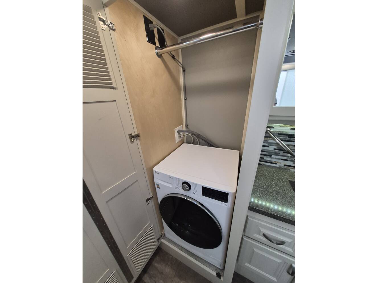 A photo of this 2020 Luxe ELITE 39FB