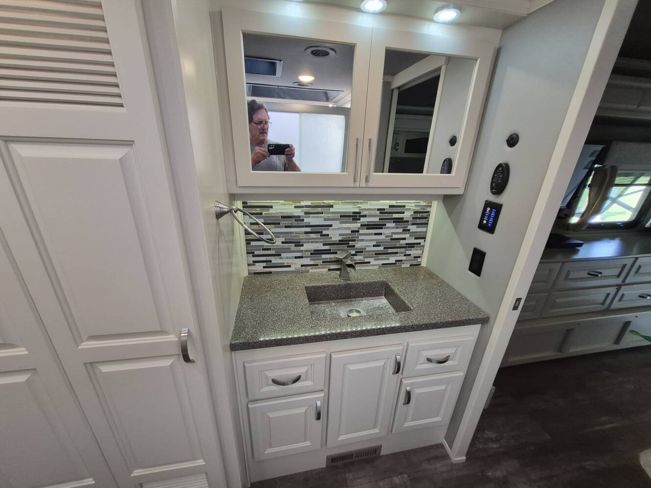 A photo of this 2020 Luxe ELITE 39FB