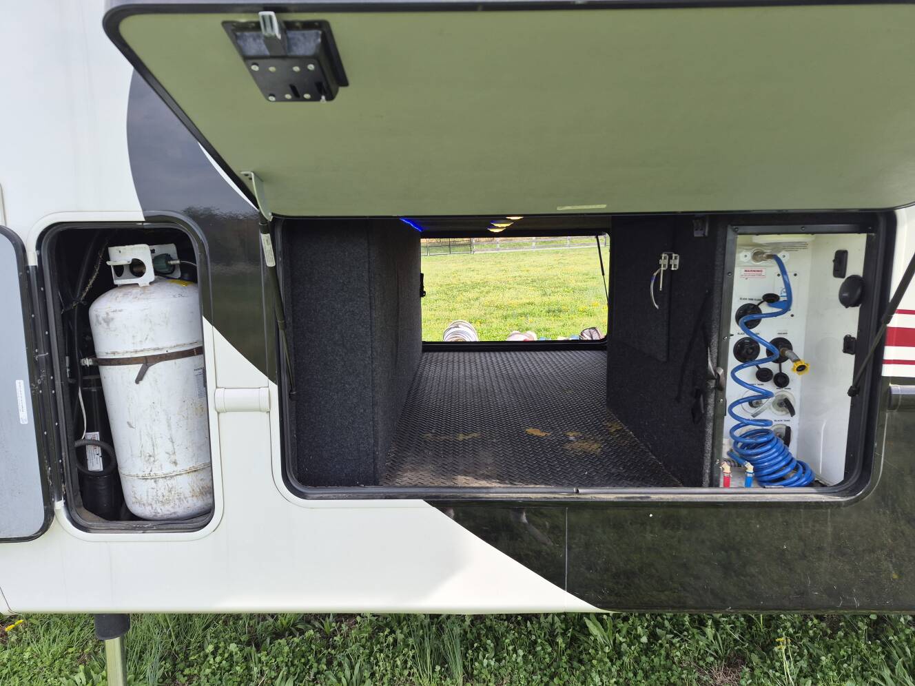 A photo of this 2020 Luxe ELITE 39FB