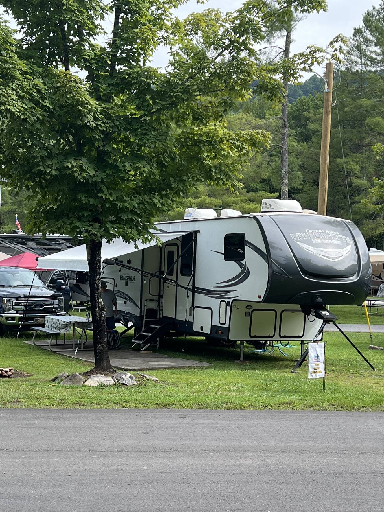 A photo of this 2018 Forest River SALEM HEMISPHERE HYPER LYTE 29RLSHL