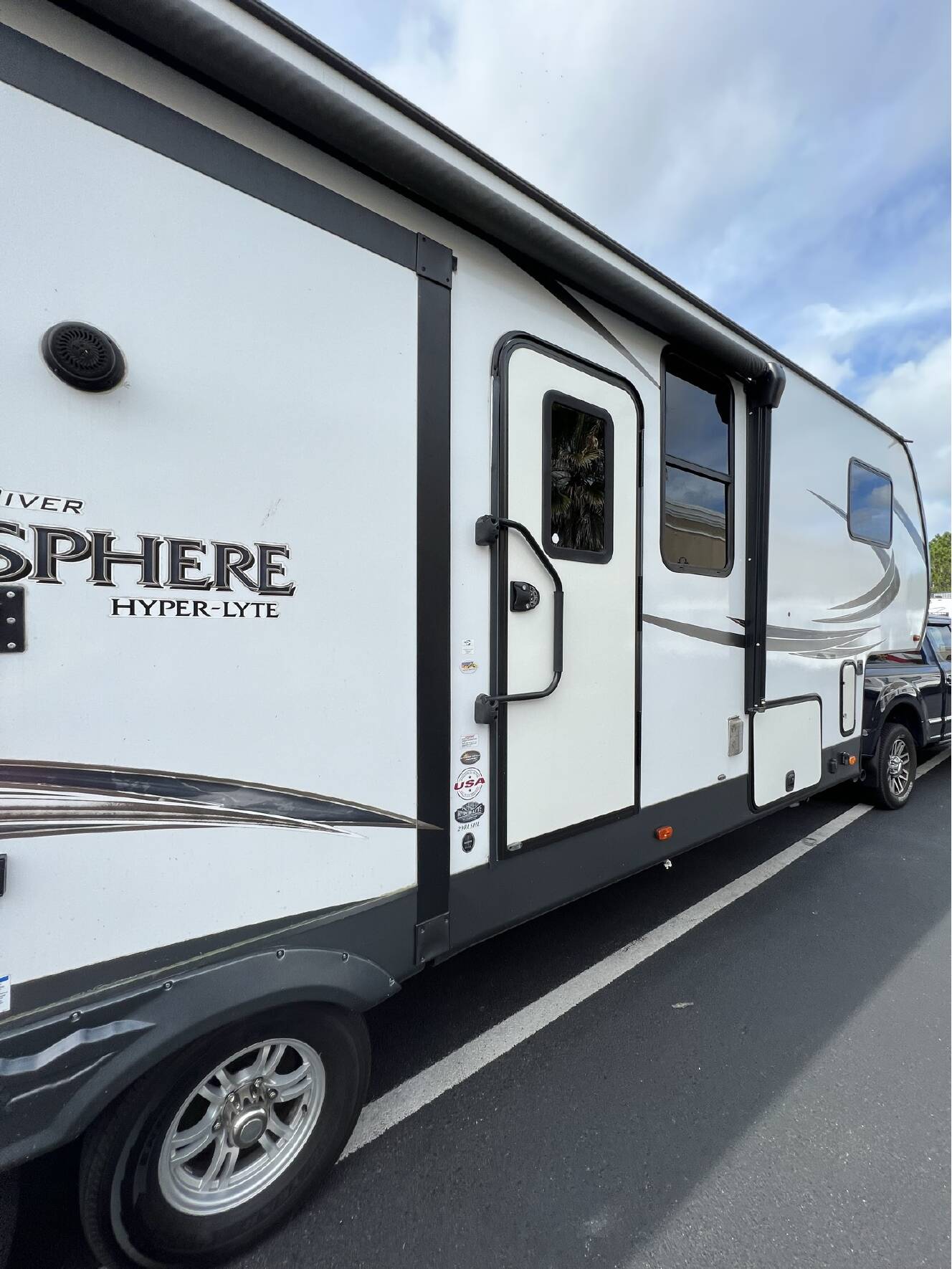 A photo of this 2018 Forest River SALEM HEMISPHERE HYPER LYTE 29RLSHL