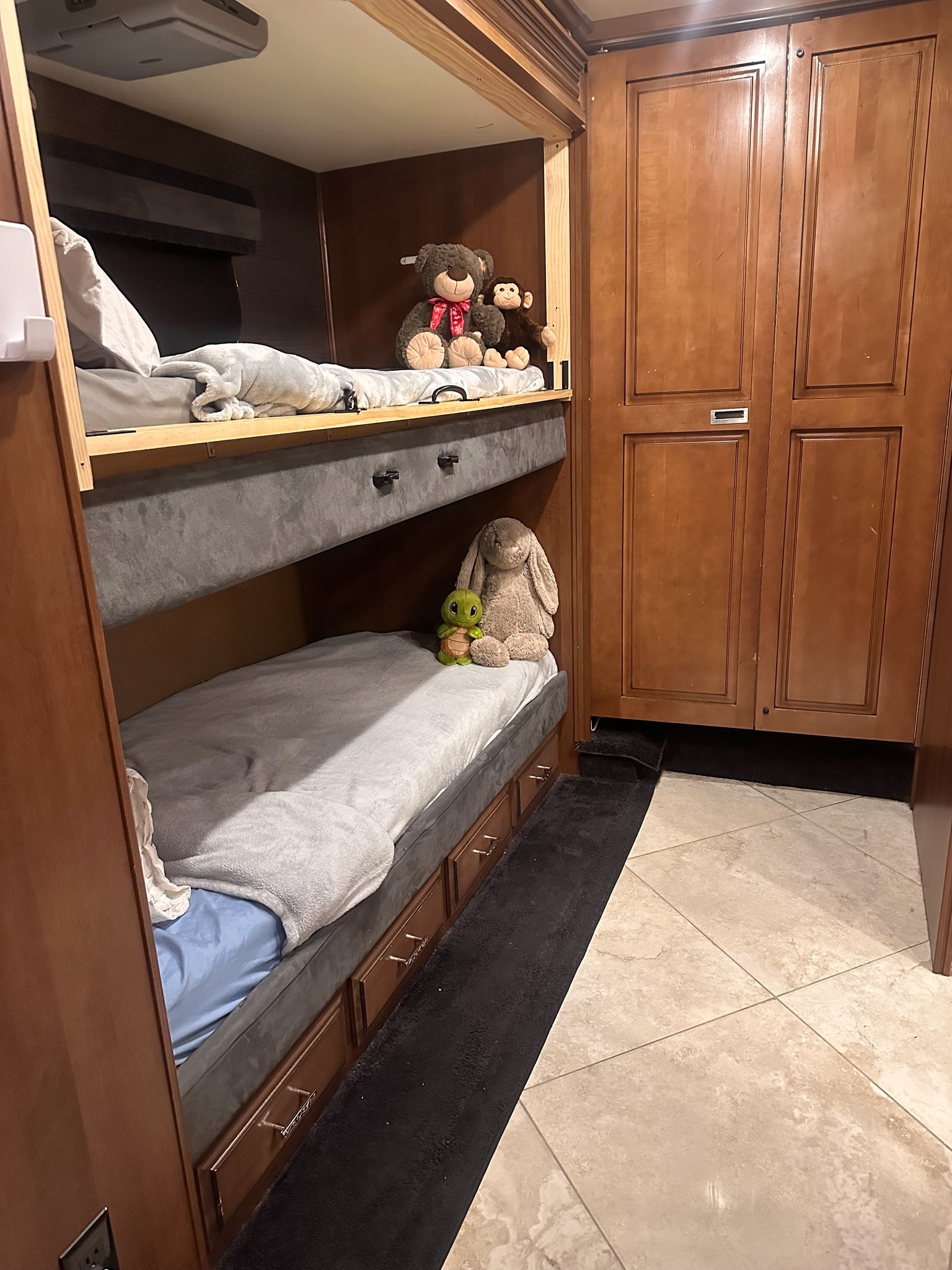 2014 Fleetwood DISCOVERY 40G in wake forest NC