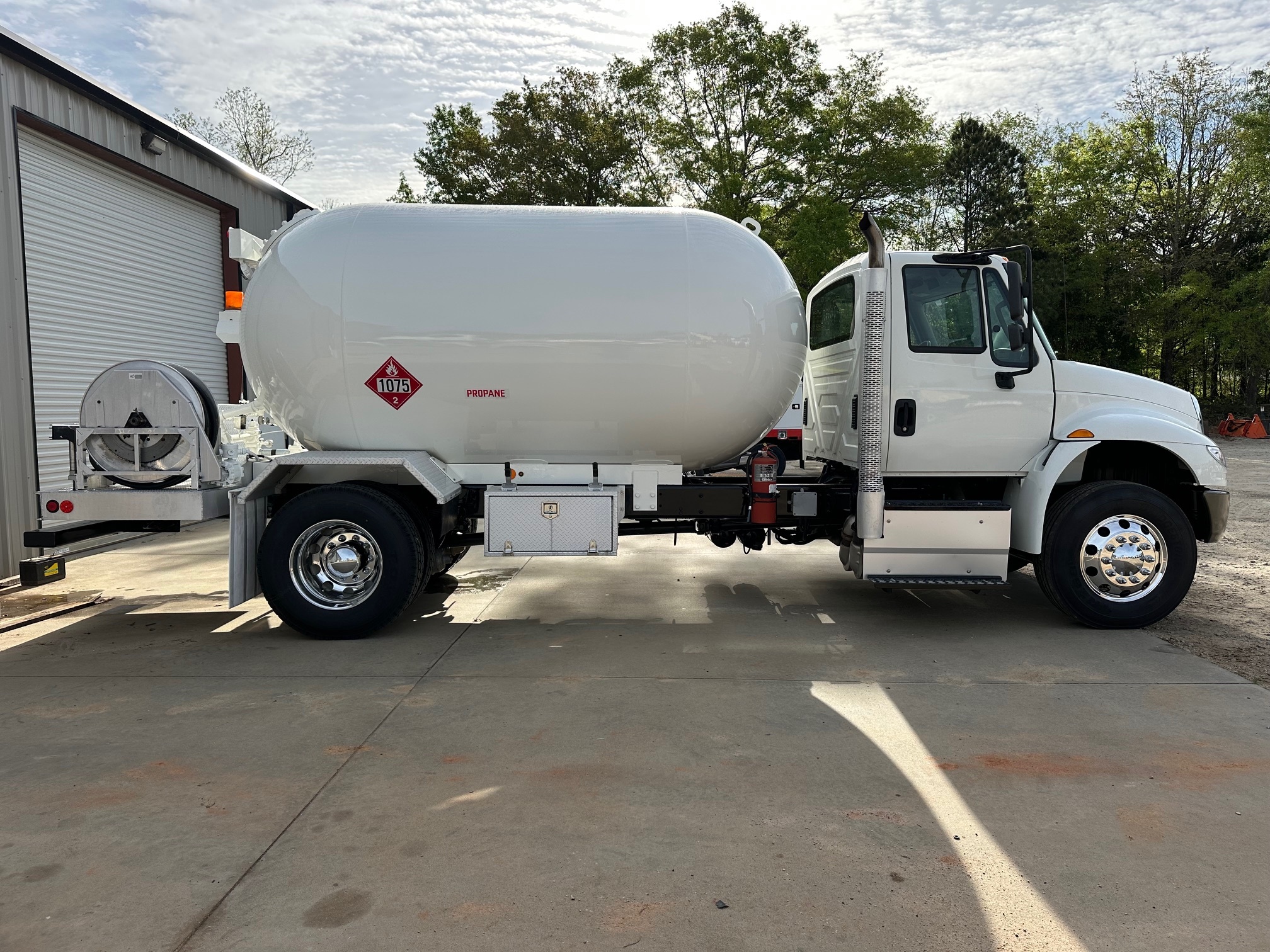 2016 INTERNATIONAL 4000 in Miami, FL