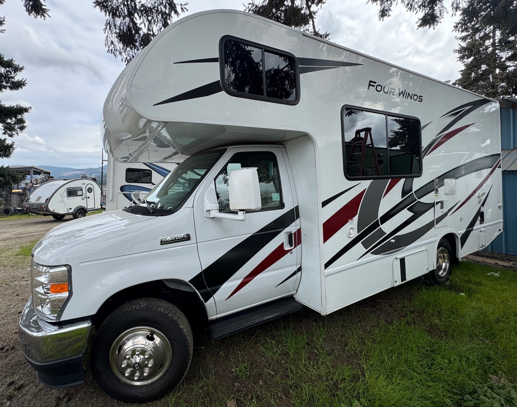 2022 Thor Motor Coach FOUR WINDS 22E in coburg OR