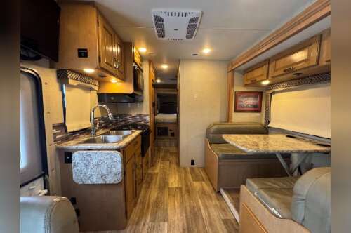 2017 Thor Four Winds Sprinter 24HL in deforest WI