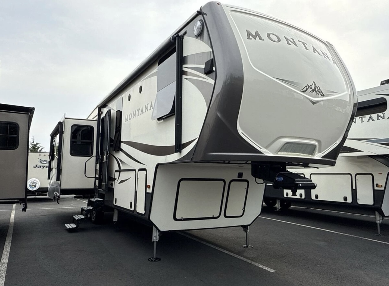2017 Keystone MONTANA 3000RE RV