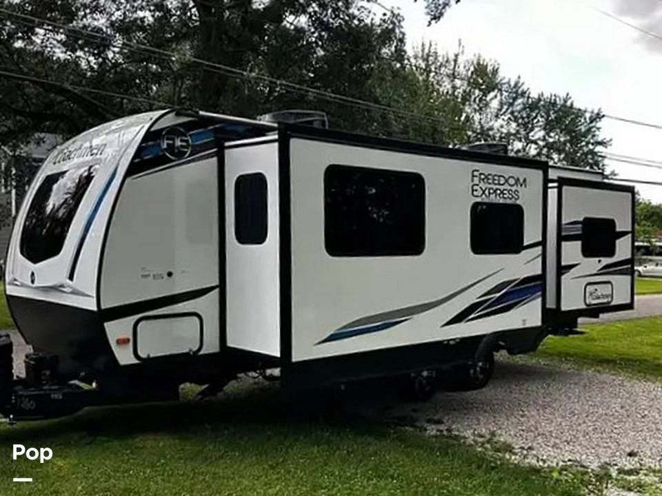 2024 Coachmen Freedom Express Ultra Lite 259FKDS in pataskala OH