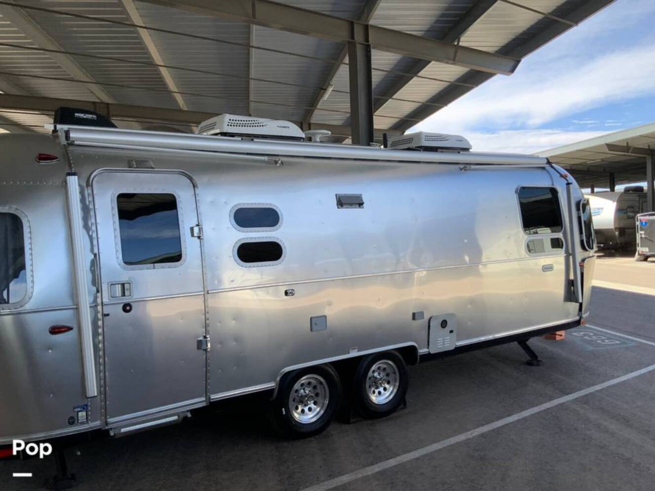 A photo of this 2021 Airstream Globetrotter 27FB Queen