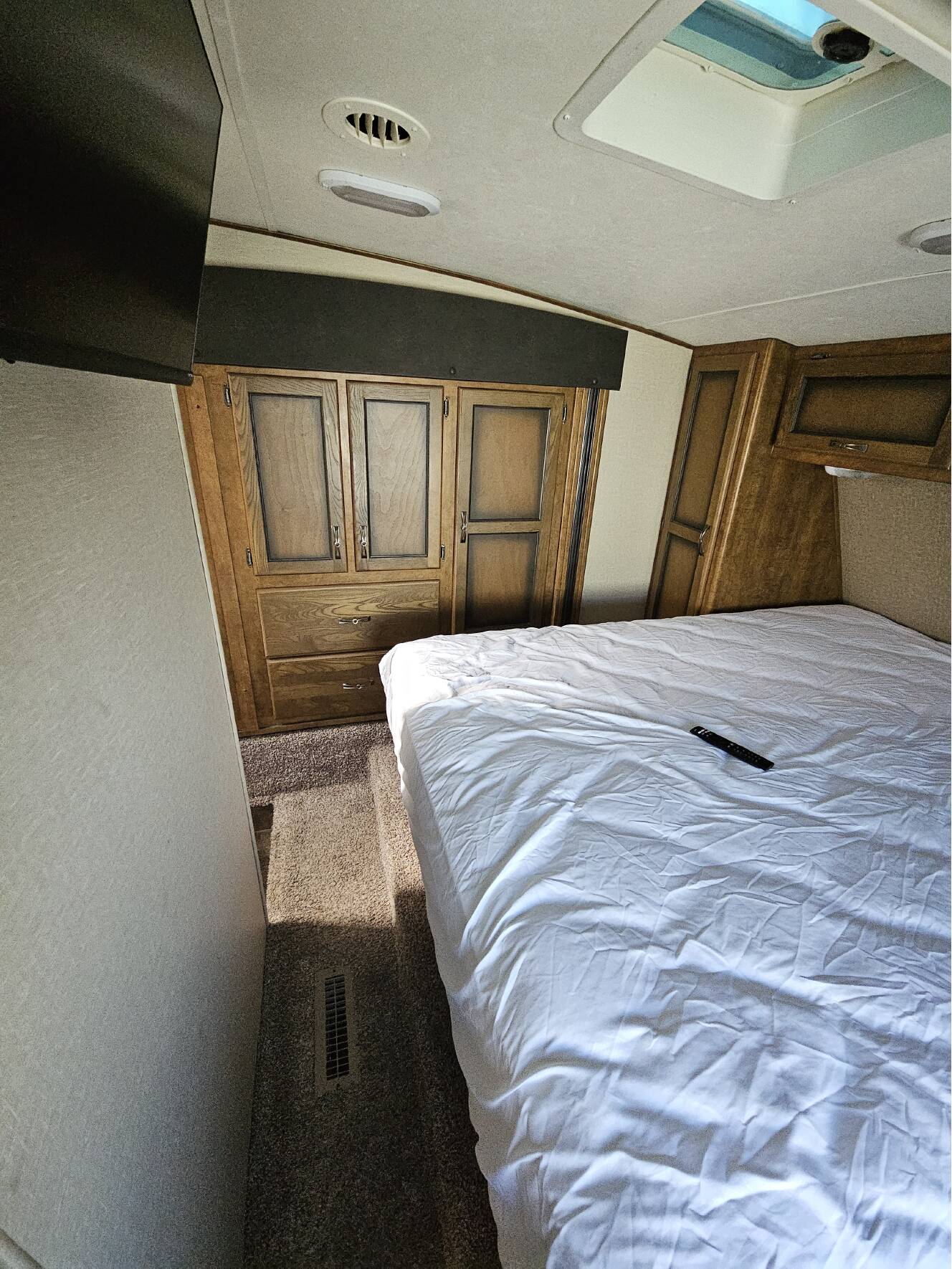 A photo of this 2016 Crossroads Rezerve Fifth Wheel RFZ36DB