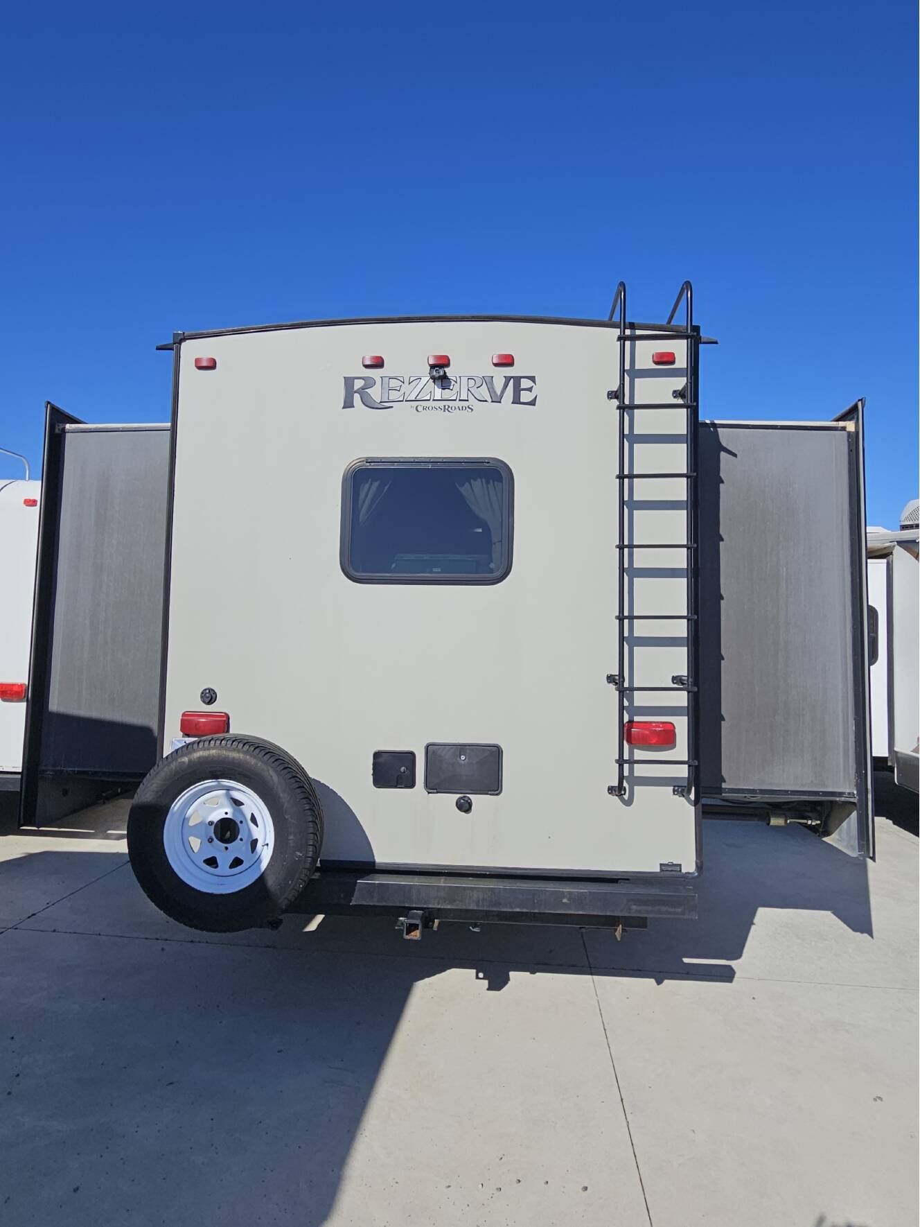 A photo of this 2016 Crossroads Rezerve Fifth Wheel RFZ36DB
