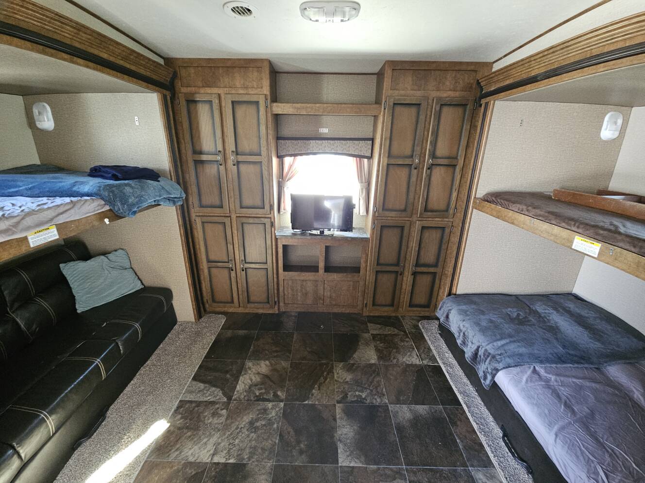 A photo of this 2016 Crossroads Rezerve Fifth Wheel RFZ36DB